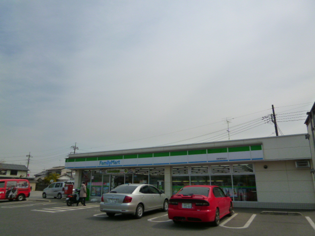ガーデンプラザD棟 コンビ二
