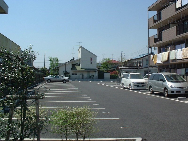 フォーレスト 駐車場