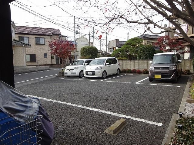 エクスバル愛宕 駐車場