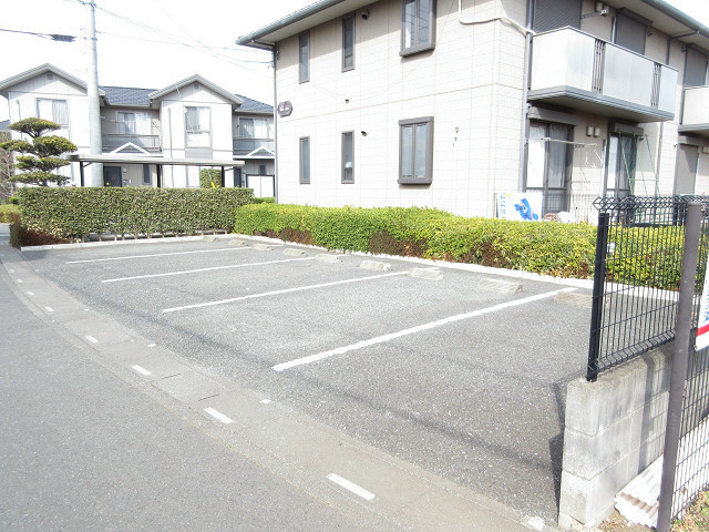 グリーンアネックス 駐車場