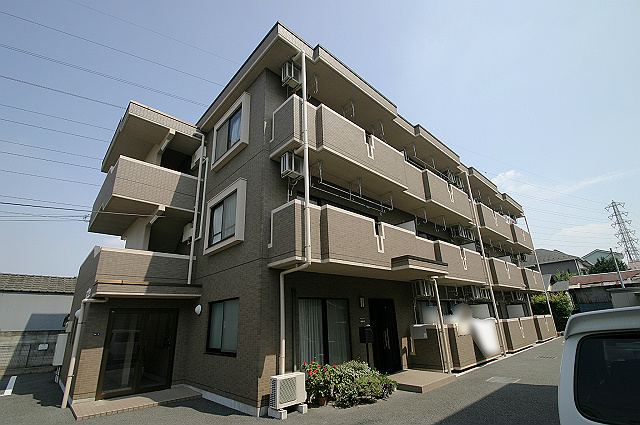 エクスバルドエル 外観