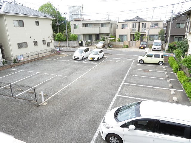 エクスバルドエル 駐車場