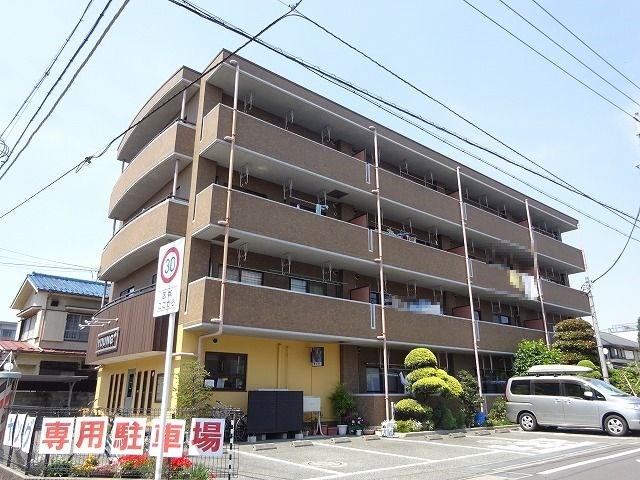 クリスタルコート 外観