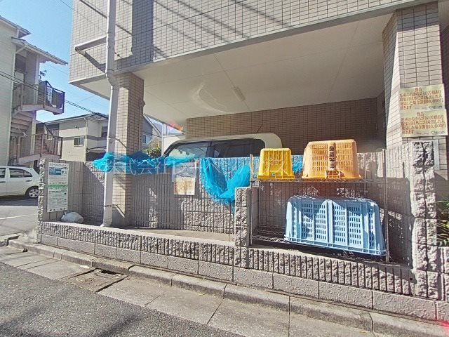 Ｔ’s　ｇａｒｄｅｎ蕨 敷地内ゴミ置場