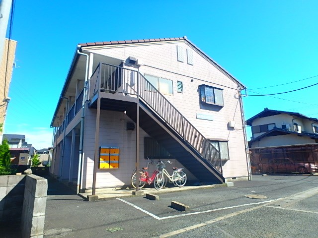 本宿スカイコーポラスＡ レーベンハウス北本店へ　048-590-5757