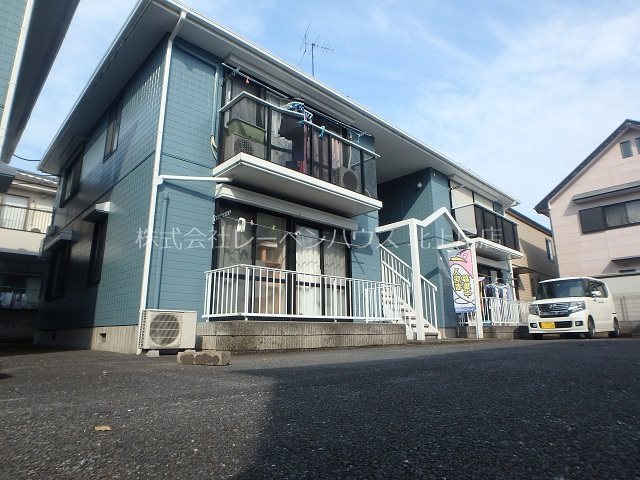 陽当り良好。閑静な住宅街に建つアパートです。