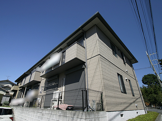 パルティール 敷地内駐輪場、駐車場も完備しております