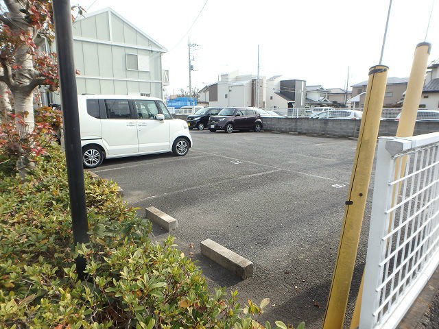 アークガーデン上尾 B 1台無料。