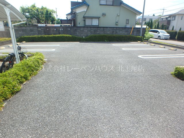 サンビスタ 駐車場