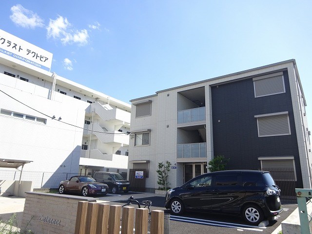 オートロック付き 2016年築