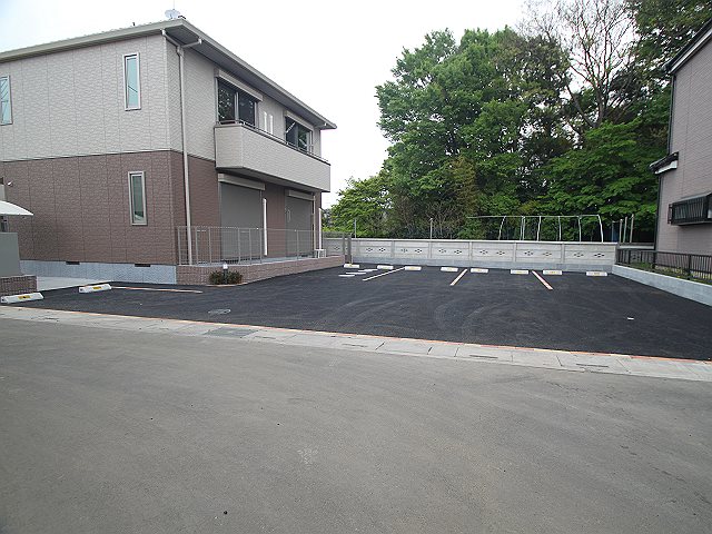 エスポワールＢ 駐車場