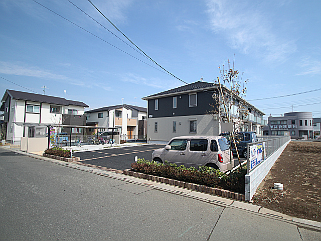 SHMクレールB 駐車場