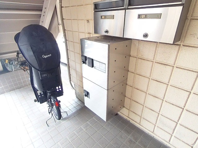 オークビレッジ 宅配BOX