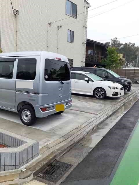 ルミナーレ 駐車場