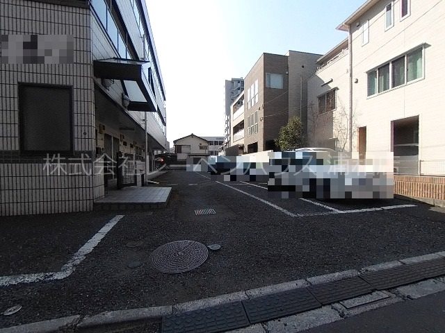 クリスタルアベニュー 駐車場