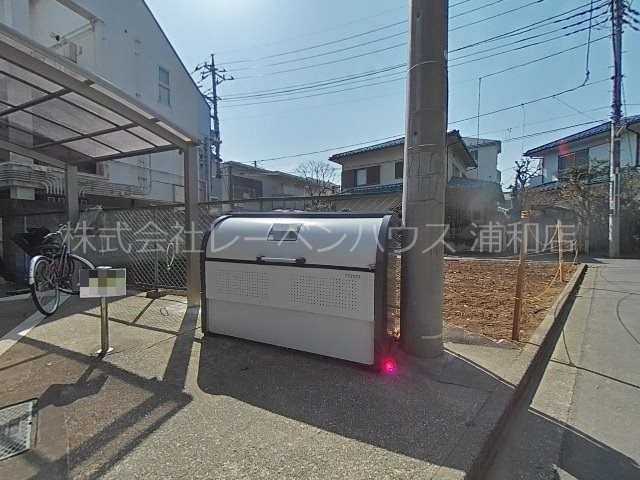 ドミール岸町 敷地内ゴミ捨て場