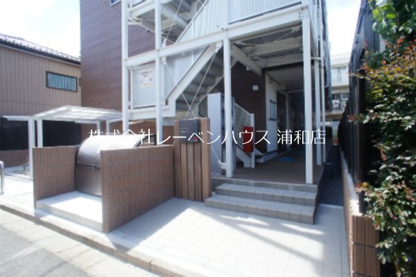リブリ・グレーヌ 敷地内ゴミ置き場