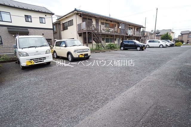 サンハイツB 駐車場