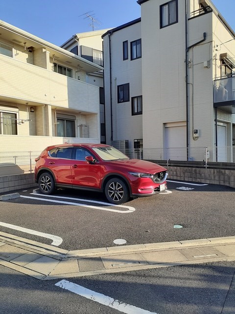 メゾン・ド・アデル 駐車場