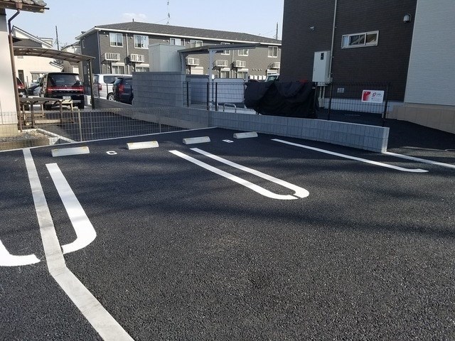 エルガーデンⅢ 駐車場