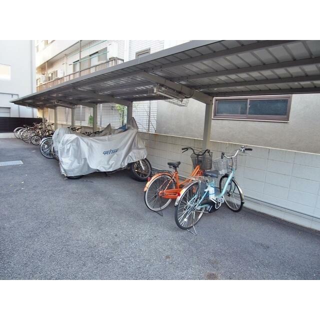 アリエ大宮桜木町 屋根付き駐輪場