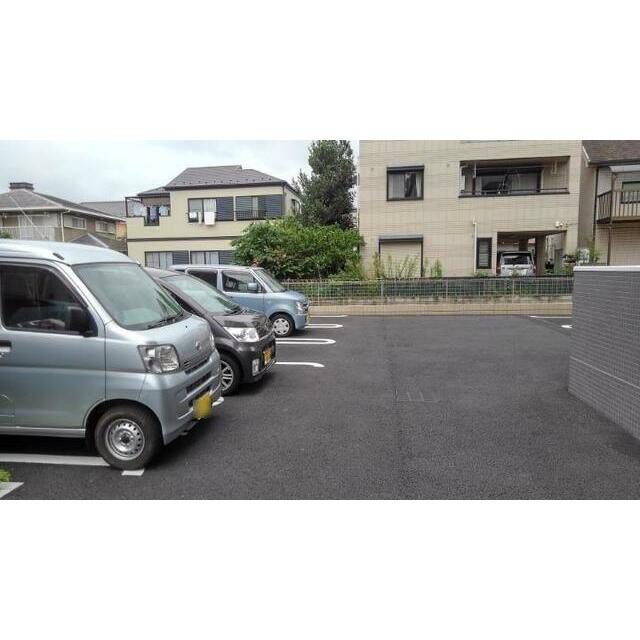 カンフリエ 駐車場