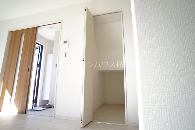 上尾市上貸家1号棟 収納