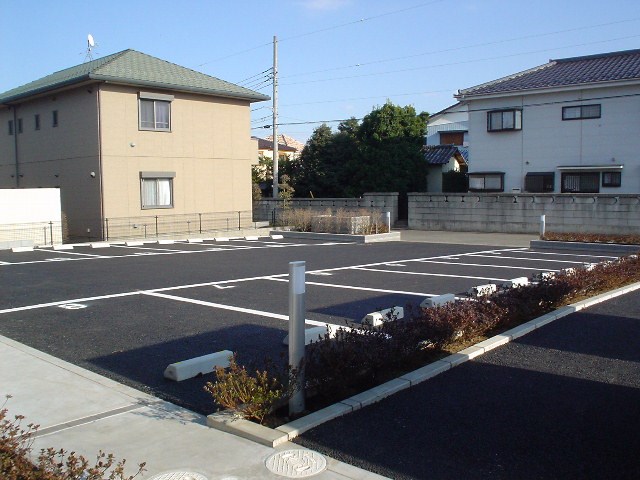 クオリティーハイムⅠ 駐車場