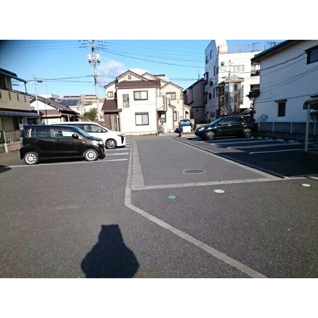プラシード 駐車場