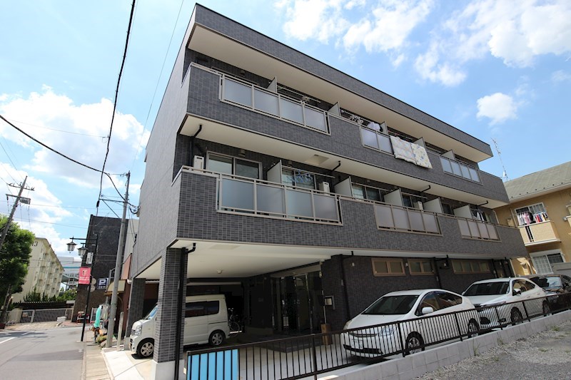重量鉄骨造の建物です☆