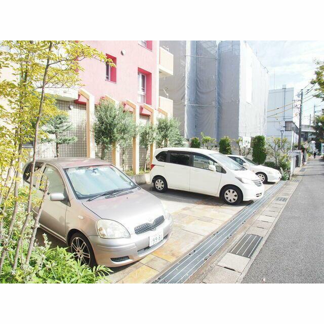 メイトリーナ 駐車場