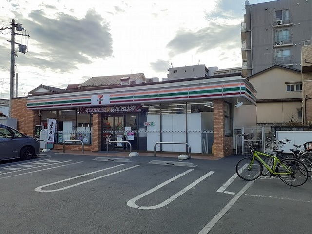 プラシードＲ セブン　さいたま日進駅東店まで550m