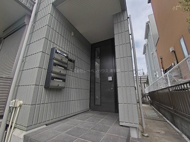 メゾン　クレール エントランス