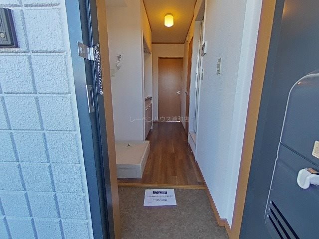 カノ東大宮 玄関