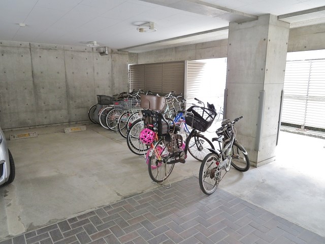 常盤９ 駐車場